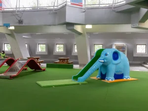 ピラミッド内部